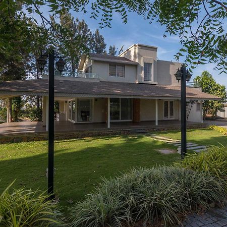 Stayvista'S Silver Grove - Serene Haven With Expansive Lawn & Terrace Нашик Екстер'єр фото